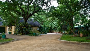 Hotel Numbi and Garden Suites 3*