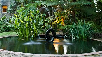 Hotel Numbi and Garden Suites 3*