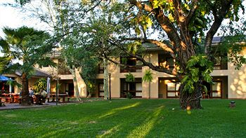 Hotel Numbi and Garden Suites 3*