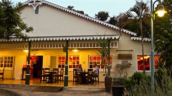 Hotel Numbi and Garden Suites 3*