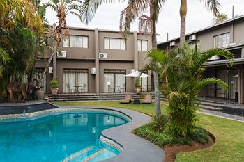 Elephant Springs Hotel 3*