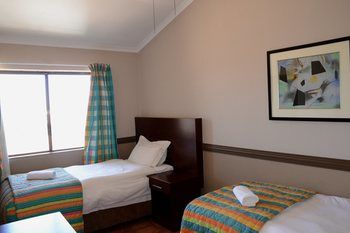 Elephant Springs Hotel 3*
