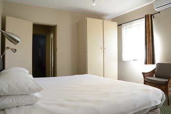 Elephant Springs Hotel 3*