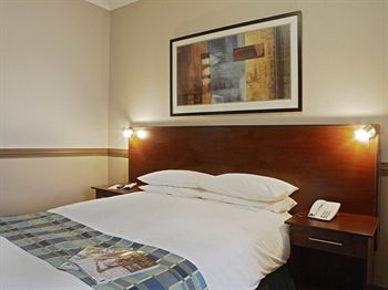 Elephant Springs Hotel 3*