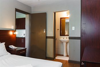 Elephant Springs Hotel 3*