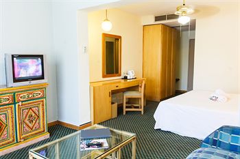 Elephant Springs Hotel 3*