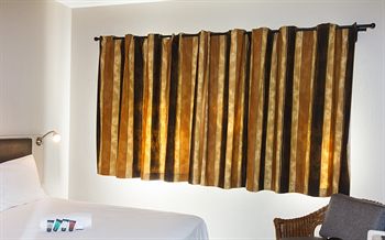 Elephant Springs Hotel 3*
