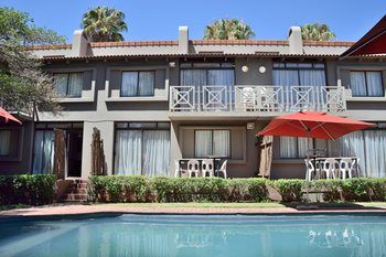 Elephant Springs Hotel 3*