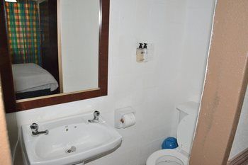Elephant Springs Hotel 3*