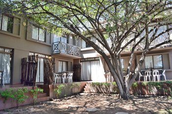 Elephant Springs Hotel 3*