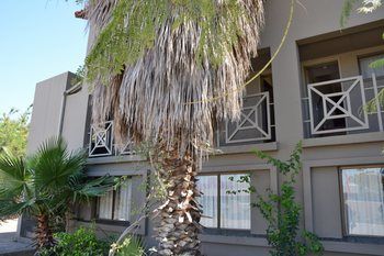 Elephant Springs Hotel 3*