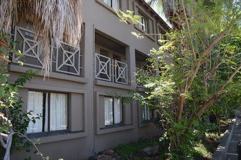 Elephant Springs Hotel 3*