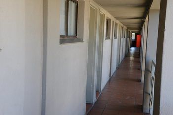 Elephant Springs Hotel 3*