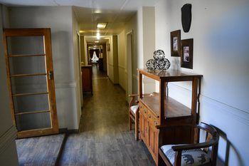 Elephant Springs Hotel 3*