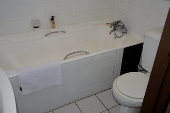 Elephant Springs Hotel 3*