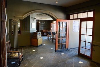 Elephant Springs Hotel 3*