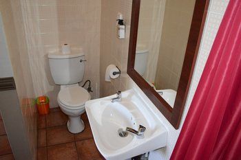 Elephant Springs Hotel 3*