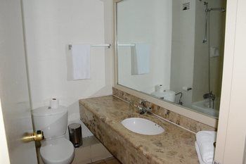 Elephant Springs Hotel 3*