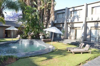 Elephant Springs Hotel 3*