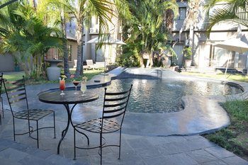 Elephant Springs Hotel 3*