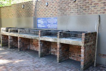 Elephant Springs Hotel 3*
