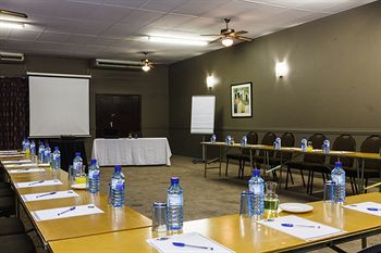 Elephant Springs Hotel 3*