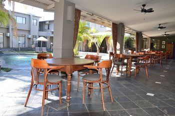 Elephant Springs Hotel 3*