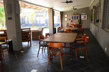 Elephant Springs Hotel 3*