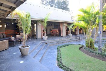 Elephant Springs Hotel 3*