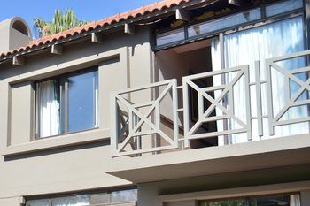 Elephant Springs Hotel 3*