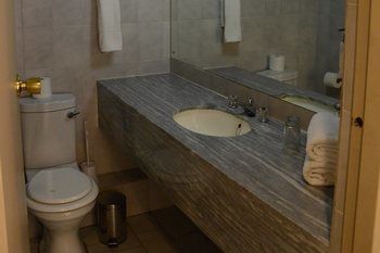 Elephant Springs Hotel 3*