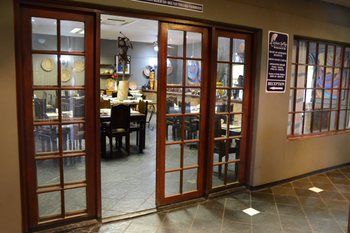 Elephant Springs Hotel 3*