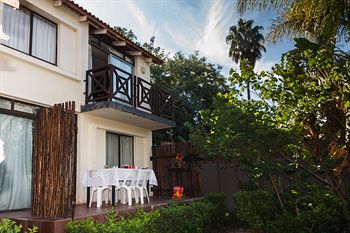 Elephant Springs Hotel 3*