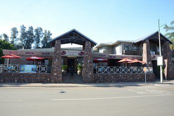 Elephant Springs Hotel 3*
