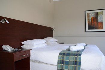 Elephant Springs Hotel 3*