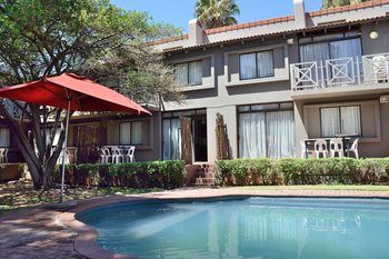 Elephant Springs Hotel 3*