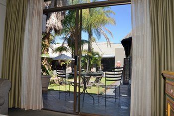 Elephant Springs Hotel 3*