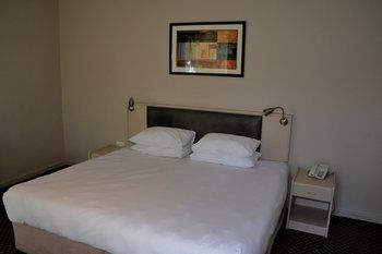 Elephant Springs Hotel 3*
