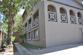Elephant Springs Hotel 3*