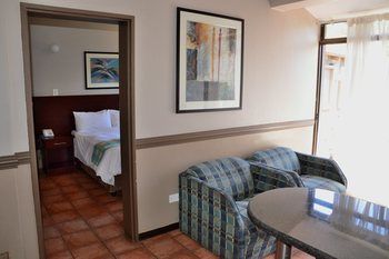 Elephant Springs Hotel 3*
