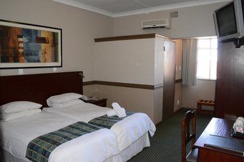 Elephant Springs Hotel 3*