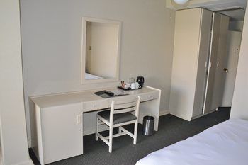Elephant Springs Hotel 3*