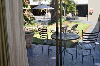 Elephant Springs Hotel 3*