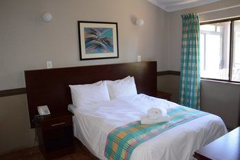 Elephant Springs Hotel 3*