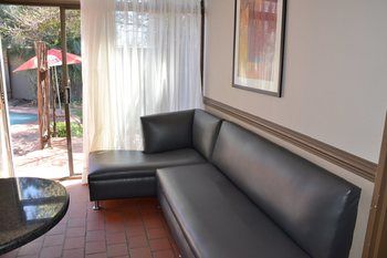 Elephant Springs Hotel 3*