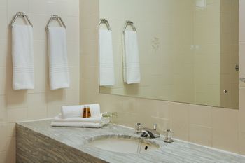 Elephant Springs Hotel 3*