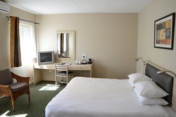 Elephant Springs Hotel 3*