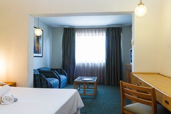 Elephant Springs Hotel 3*