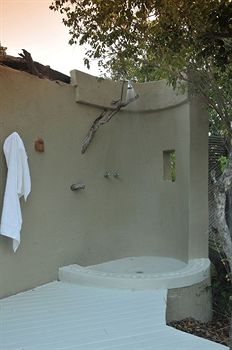 Clifftop Exclusive Safari Hideaway 5*