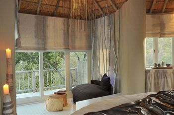 Clifftop Exclusive Safari Hideaway 5*